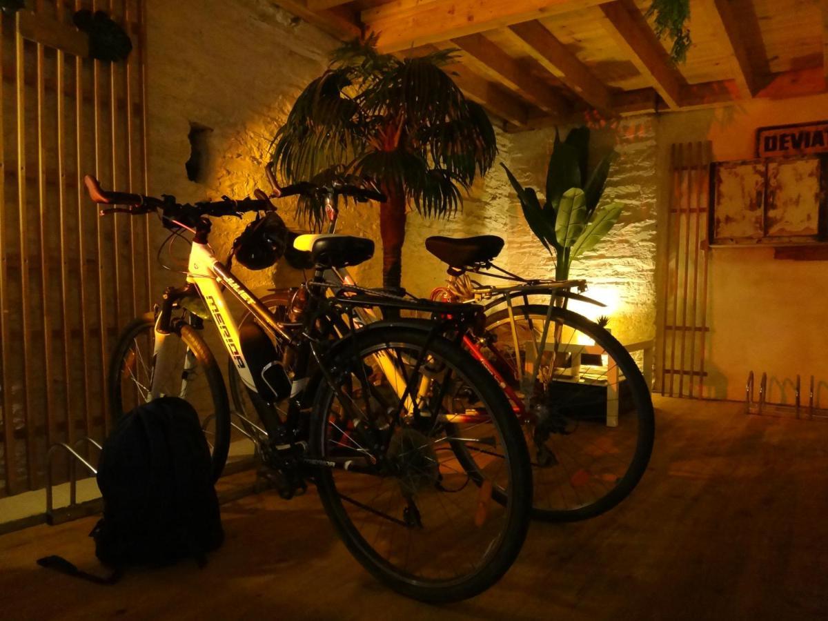 Bed and Breakfast Le Deck'Halage Malestroit Екстер'єр фото